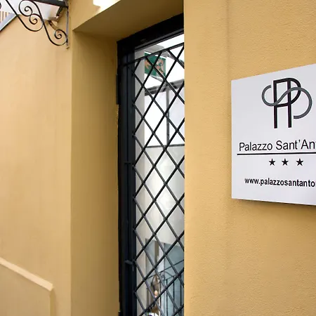 فندق Palazzo Sant'antonio نابولي