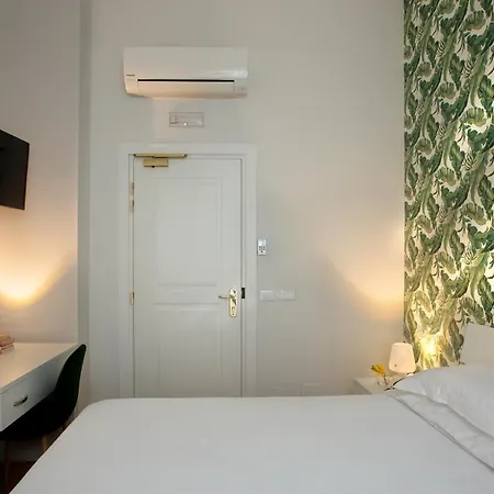 Palazzo Sant'antonio 3* Naples